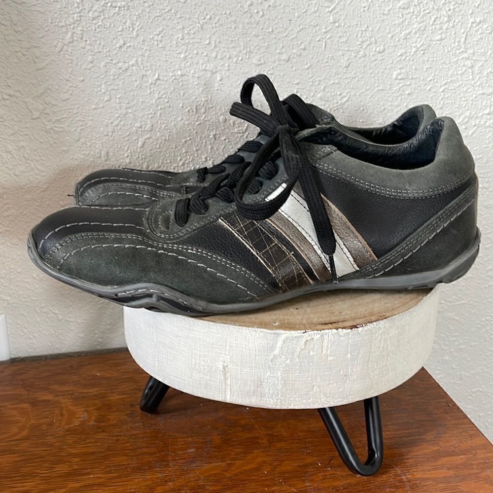 Kenneth Cole Reaction Leather Shoes Size 8 EUC